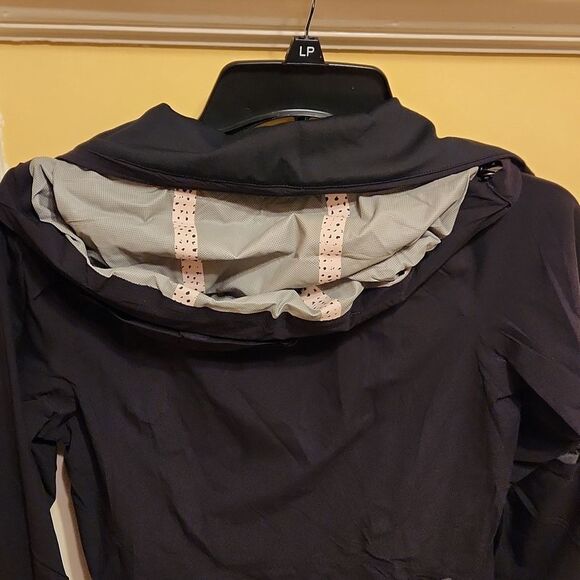 Lululemon Women's "fast & Free" Black Windbreaker Jacket Size 4 - Picture 8 of 10